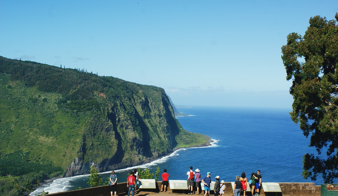 Famous Waipio Valley on Hawaii Island closed to nonresidents